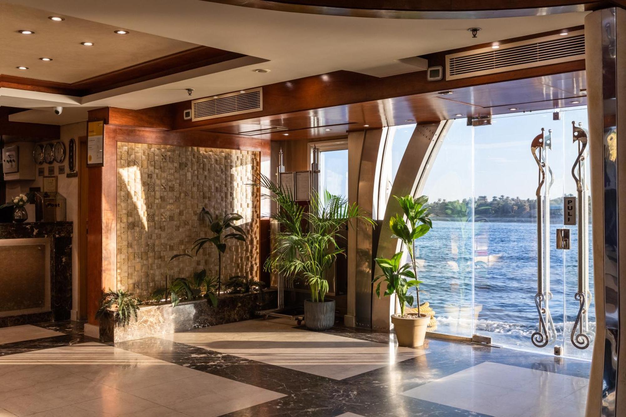M/S Esmeralda Nile Cruise - 4 Or 7 Nights From Luxor Each Monday And 03 Nights From Aswan Each Friday Kültér fotó