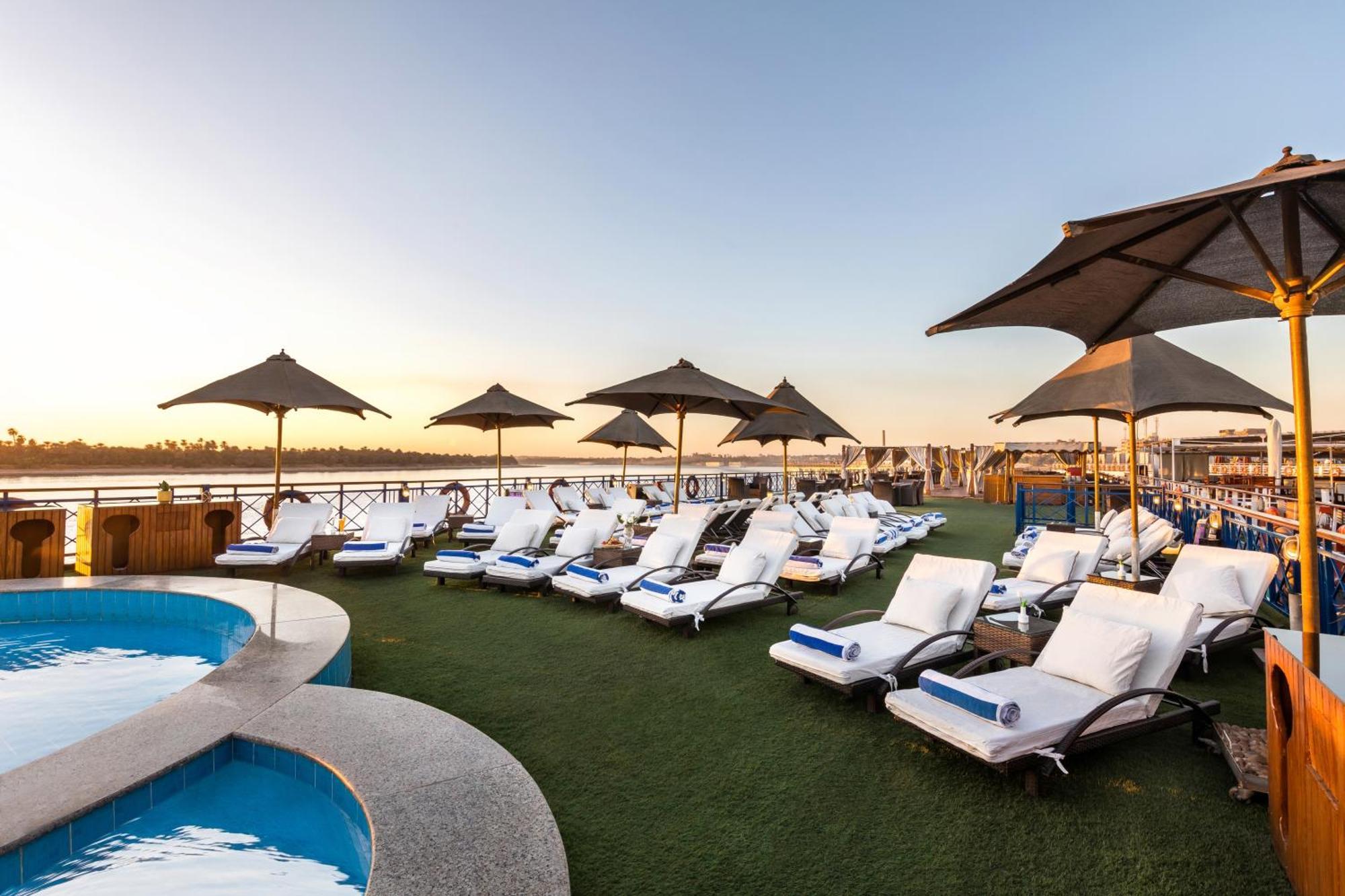 M/S Esmeralda Nile Cruise - 4 Or 7 Nights From Luxor Each Monday And 03 Nights From Aswan Each Friday Kültér fotó